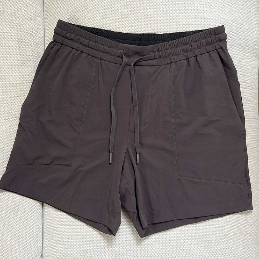 Men’s Lululemon size Medium Bowline Shorts NWOT